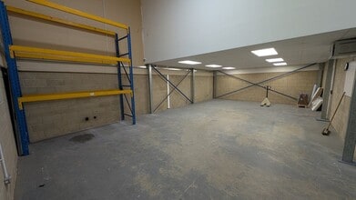 Budds Ln, Romsey for lease Interior Photo- Image 1 of 4