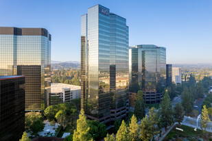 Warner Center Tower 3 - Convenience Store