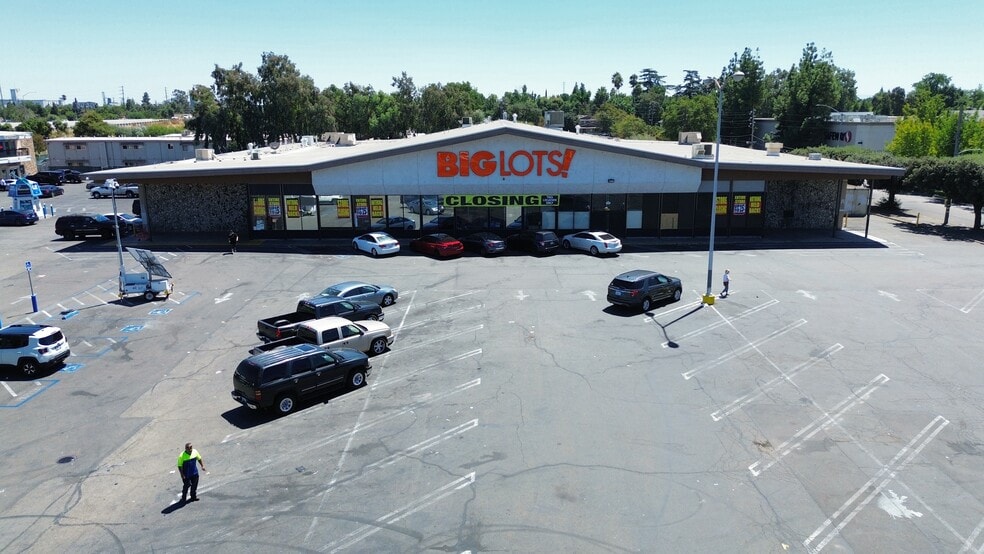 2720 Country Club Blvd, Stockton, CA for lease - Building Photo - Image 1 of 5