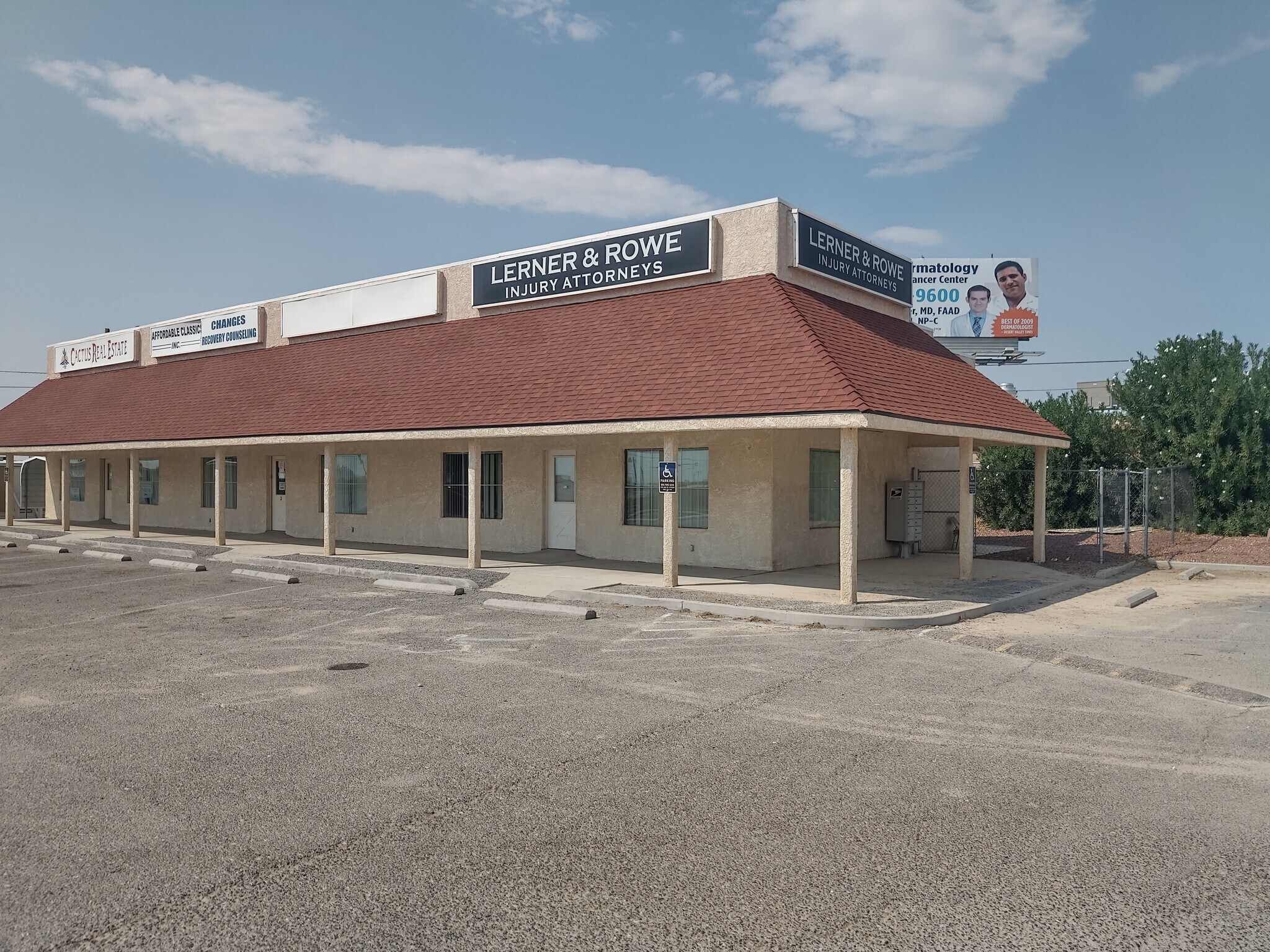 2220 Nevada West Blvd, Pahrump, NV for lease Primary Photo- Image 1 of 4