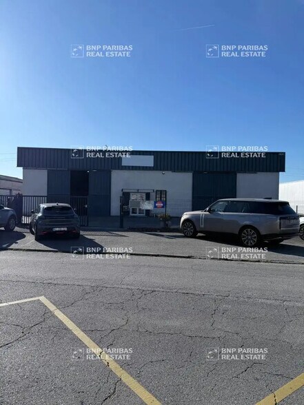 Flex in Saint-Alban for lease - Building Photo - Image 3 of 3