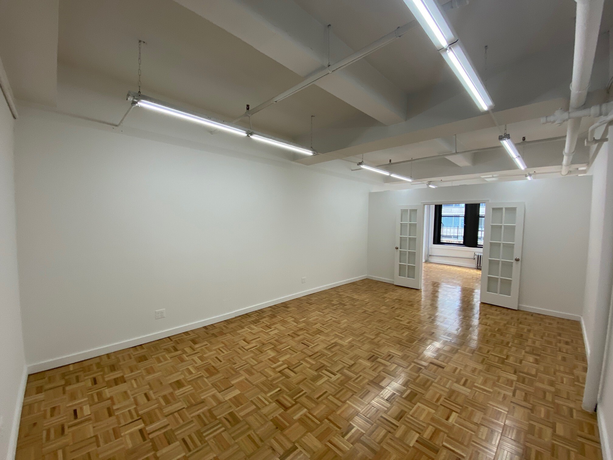 325 W 38th St, New York, NY for lease Building Photo- Image 1 of 7