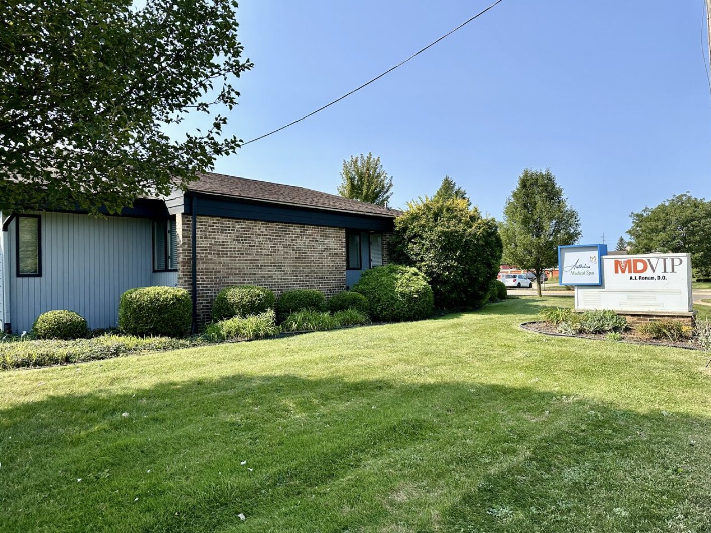 1568 Lake Lansing Rd, Lansing, MI for sale Building Photo- Image 1 of 1