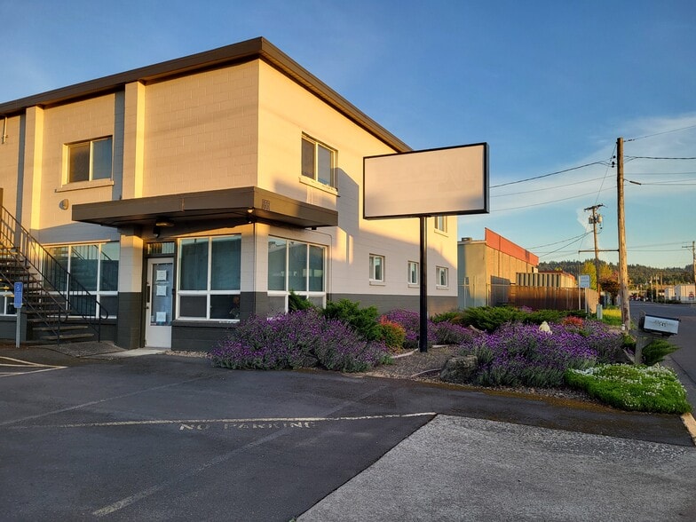 555 Conger St, Eugene, OR for lease - Building Photo - Image 2 of 18