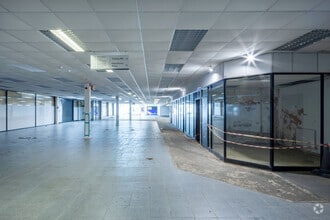 Pottery Ln W, Chesterfield for lease Interior Photo- Image 2 of 13