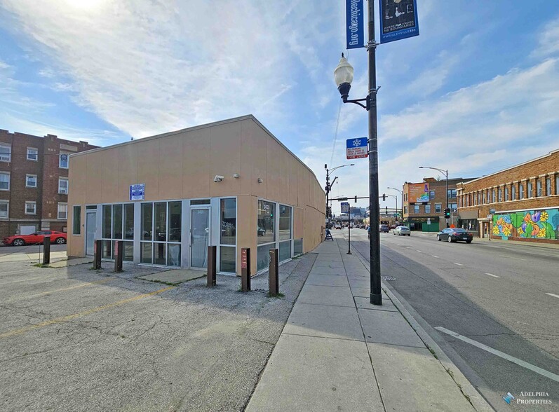 3455 N Clark St, Chicago, IL for lease - Building Photo - Image 2 of 12