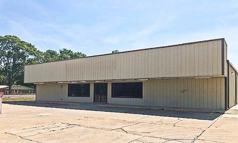 104 Mayor Stokes St, Elton, LA for sale - Building Photo - Image 1 of 1