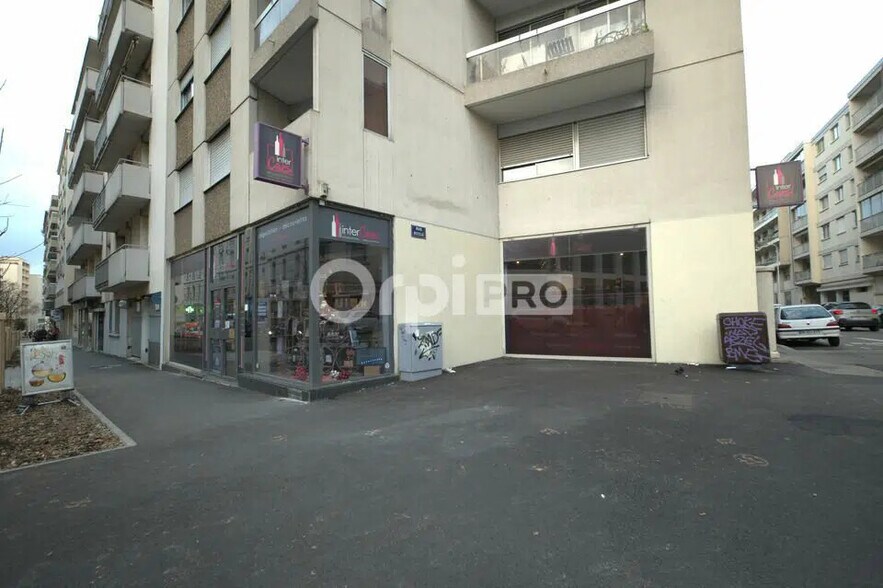 Retail in Lyon for sale - Building Photo - Image 1 of 10
