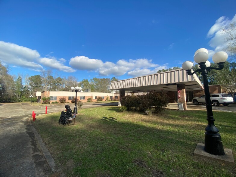 1521 E Rusk St, Jacksonville, TX for lease - Building Photo - Image 1 of 5