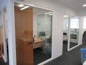 20-22 Worple Rd, London for lease Interior Photo- Image 1 of 3