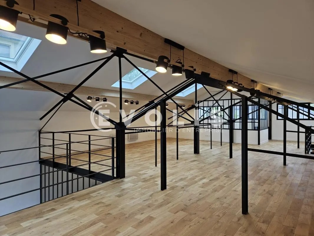 Office in Arcueil for lease Interior Photo- Image 1 of 25