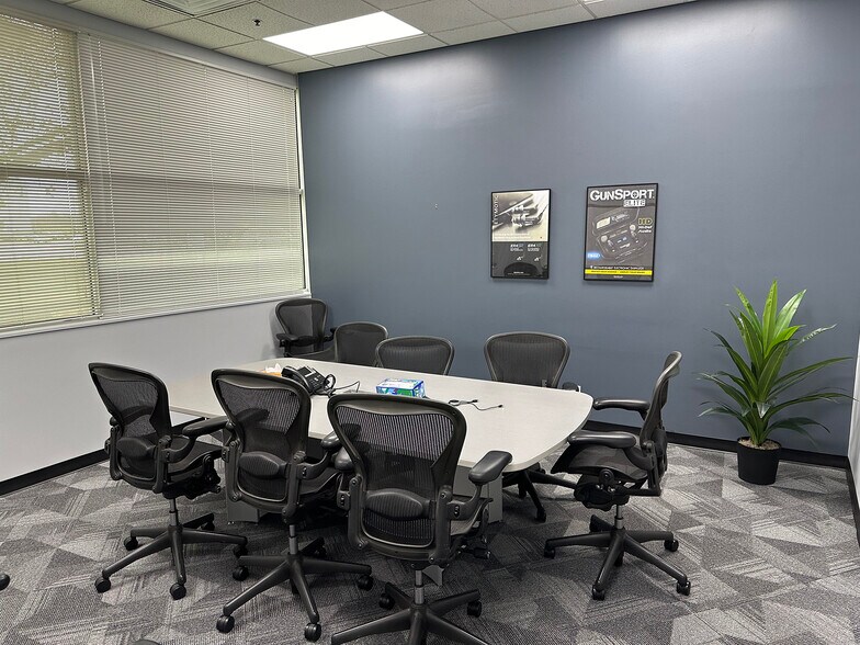 1125 Remington Rd, Schaumburg, IL for lease - Interior Photo - Image 3 of 10