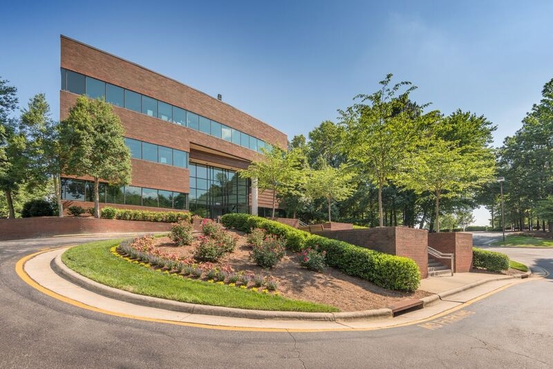 401 Harrison Oaks Blvd, Cary, NC for lease - Building Photo - Image 2 of 11