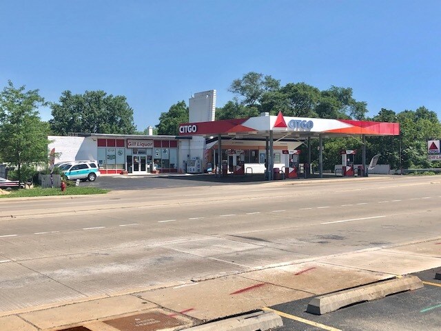 3702 W Elm St, Mchenry, IL for sale - Building Photo - Image 1 of 1