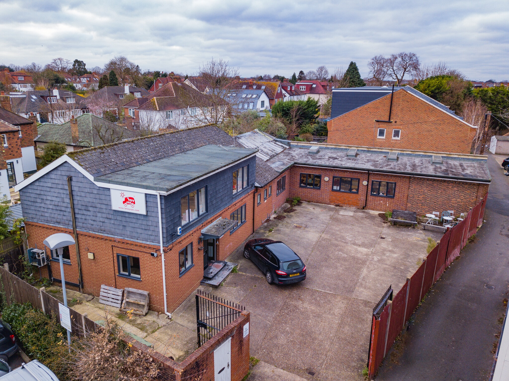 160C Walton, East Molesey for sale Building Photo- Image 1 of 1
