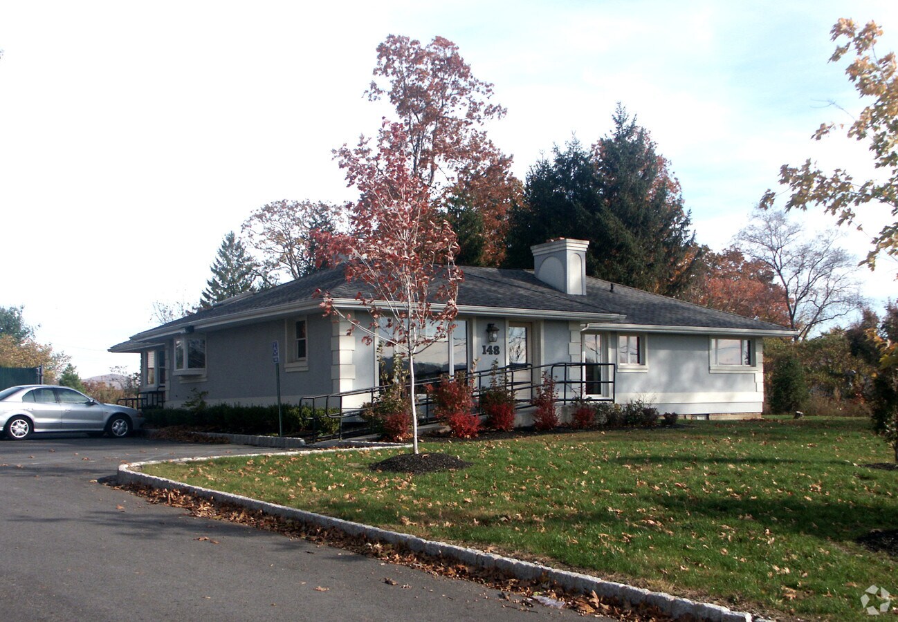 148 Temple Hill Rd, New Windsor, NY 12553