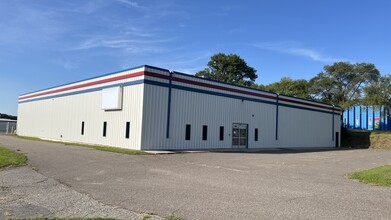 1112 Kuhn Dr, Saint Cloud, MN for lease Building Photo- Image 1 of 1