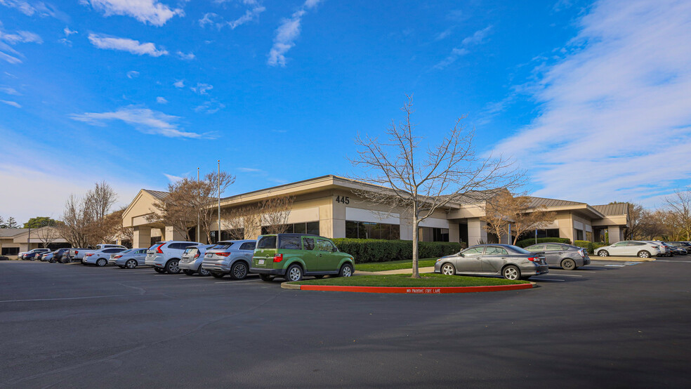 435-445 Devlin Rd, Napa, CA for lease - Building Photo - Image 1 of 13