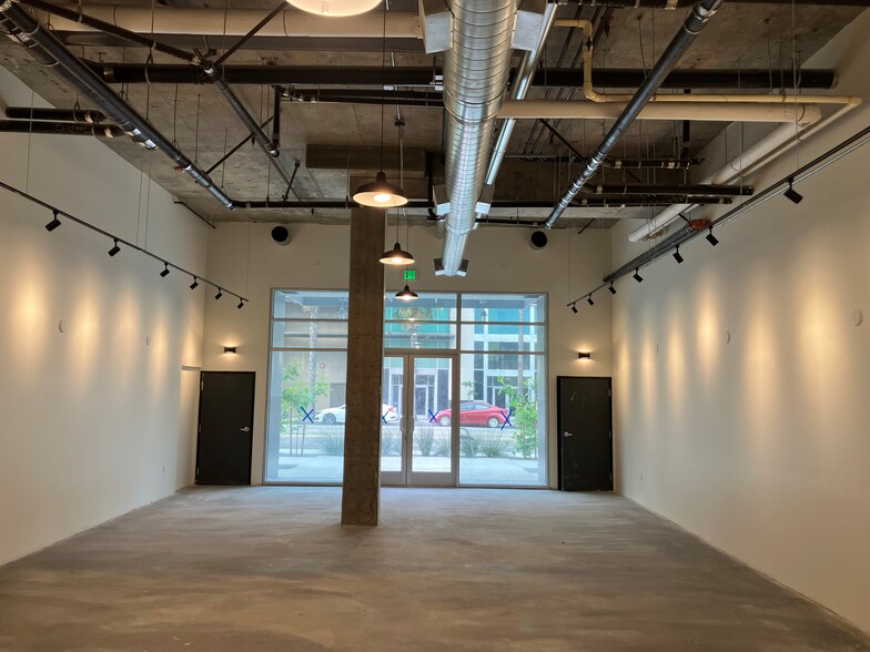 275-375 N 1st St, Burbank, CA for lease - Interior Photo - Image 2 of 6