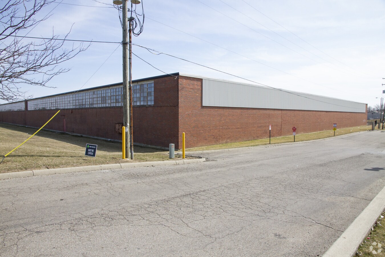 2035 Innis Rd, Columbus, OH 43224