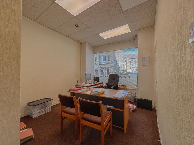 78 Causeyside St, Paisley for lease - Building Photo - Image 3 of 26