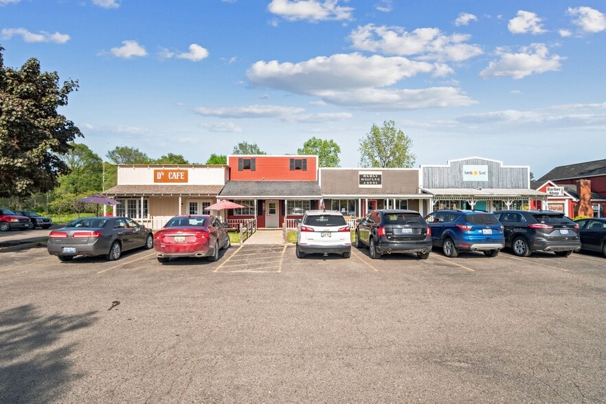 1415-1427 S Milford Rd, Highland, MI for lease - Building Photo - Image 1 of 8