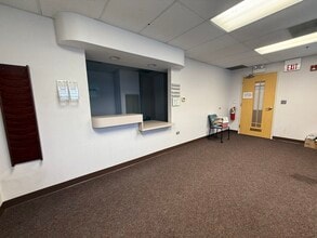 1555 Barrington Rd, Hoffman Estates, IL for lease Interior Photo- Image 1 of 5