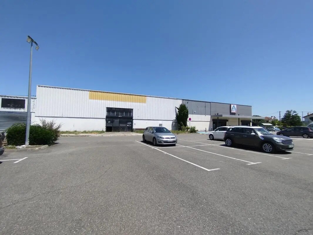 Flex in Launaguet for lease Building Photo- Image 1 of 12