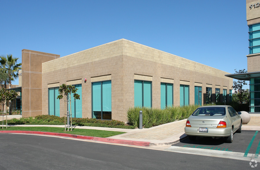 9110 Irvine Center Dr, Irvine, CA for lease - Building Photo - Image 3 of 17