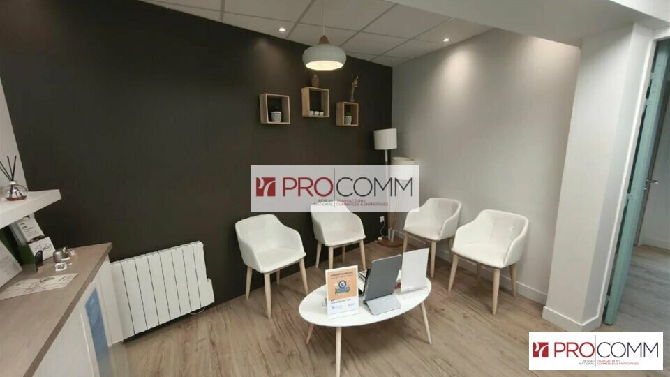 Retail in Chartres for lease - Interior Photo - Image 2 of 10