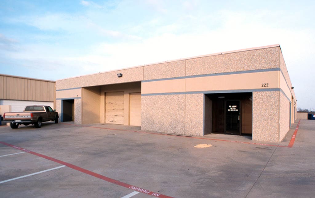 218-222 Bronze St, Garland, TX for lease Primary Photo- Image 1 of 2