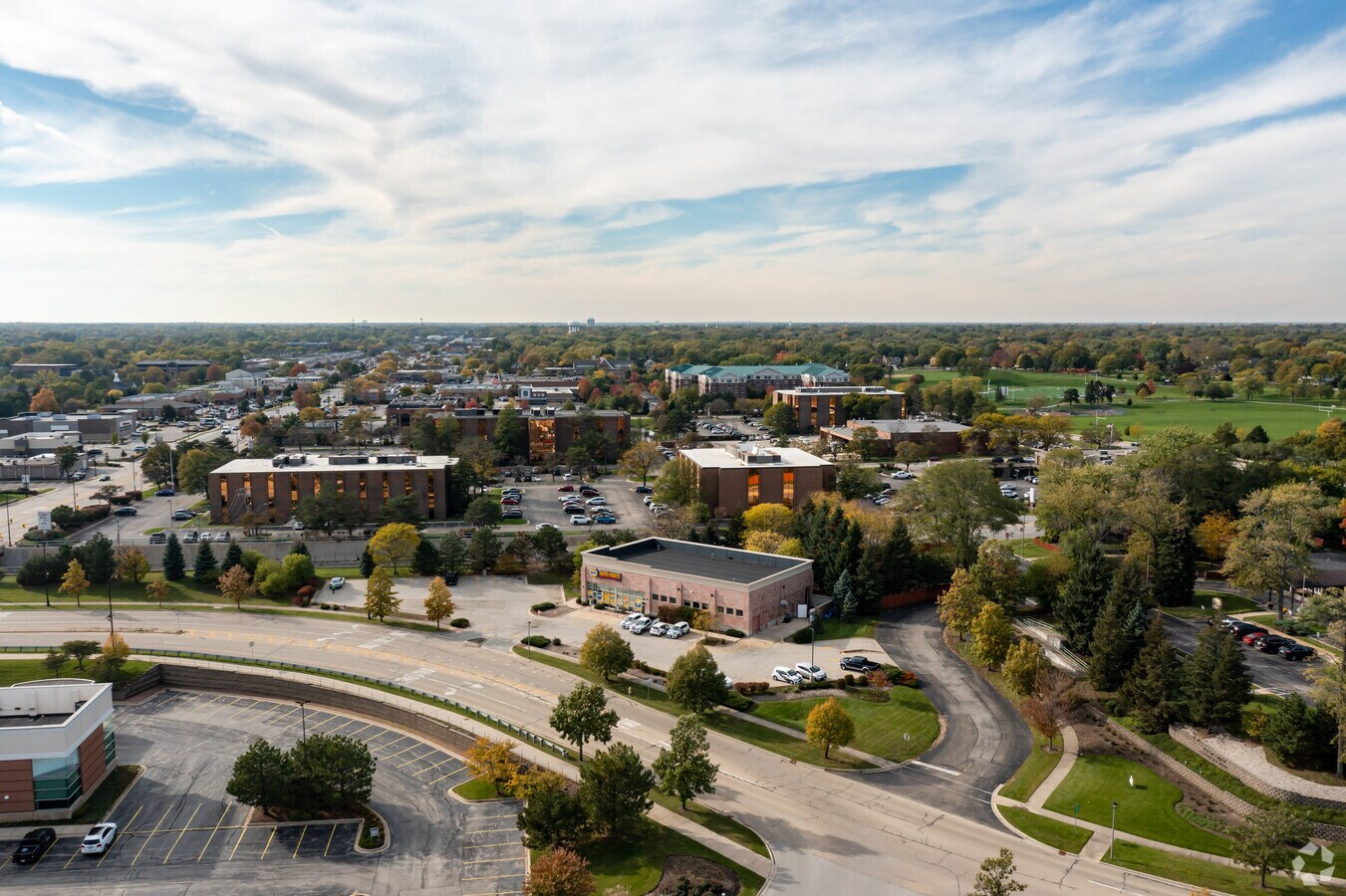 40 Baker Hill Dr, Glen Ellyn, IL 60137