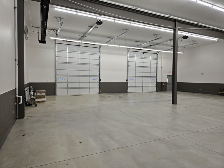 3800 Valley Rd, Cleveland, OH for lease - Building Photo - Image 3 of 11