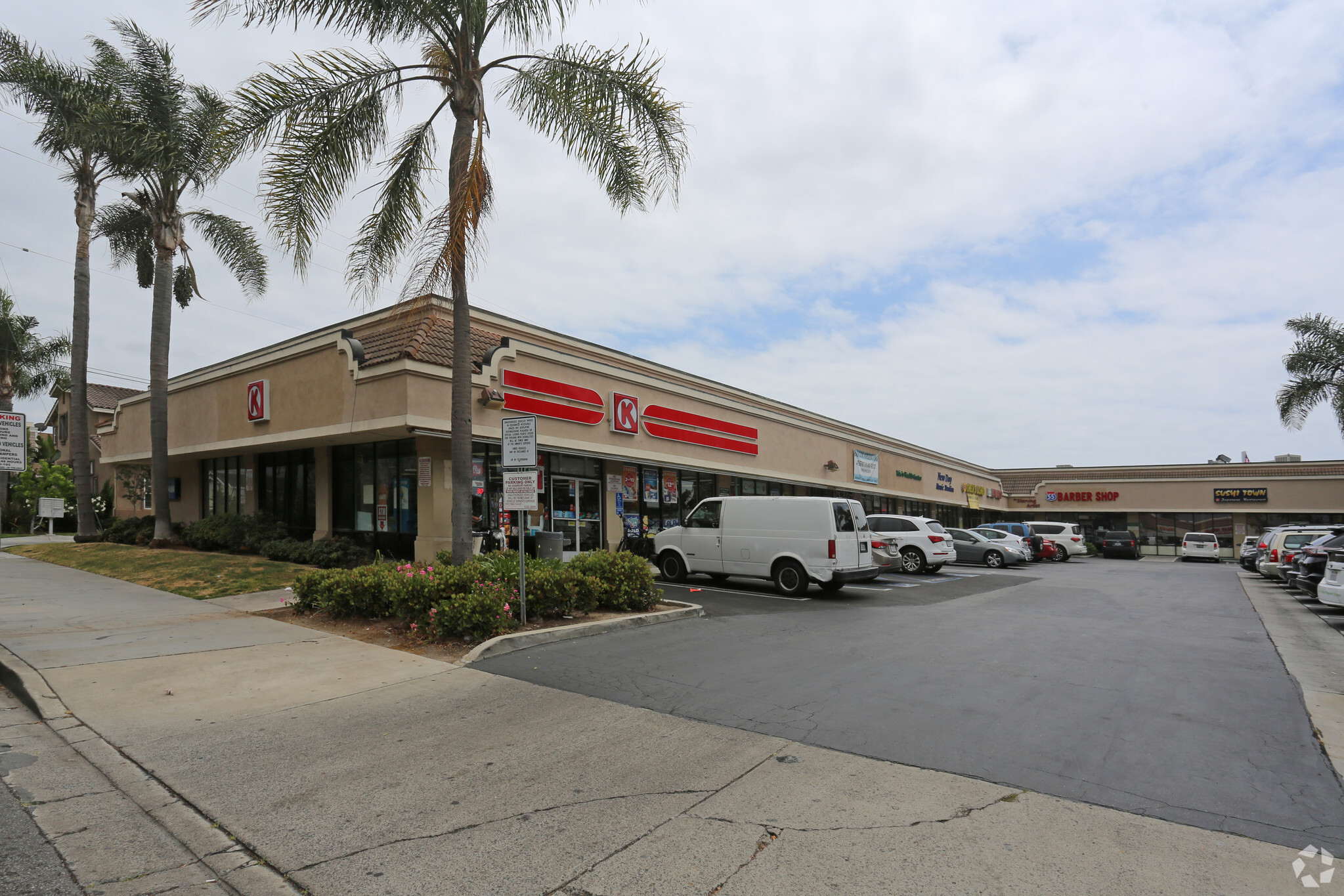 2346 Newport Blvd, Costa Mesa, CA for lease Building Photo- Image 1 of 6