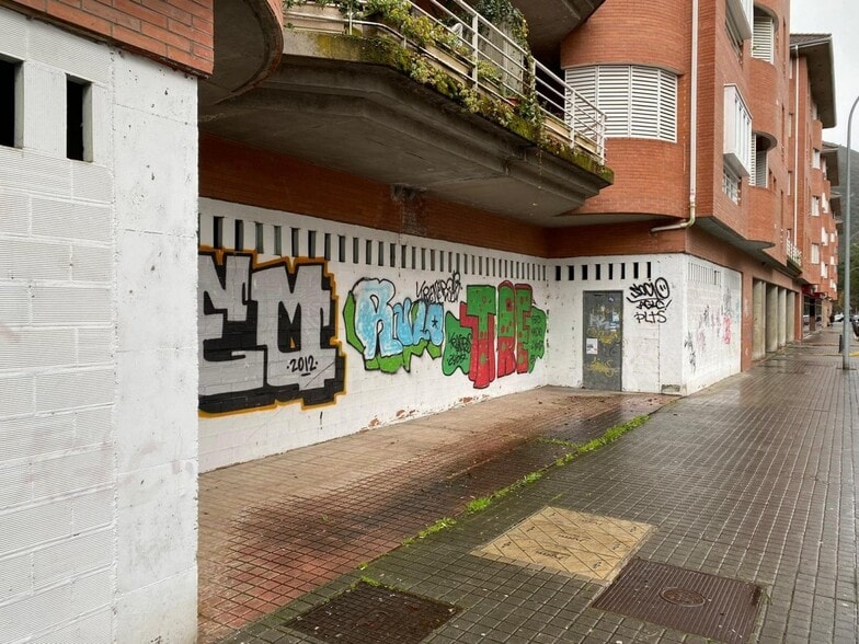 Retail in Ponferrada, León for sale - Building Photo - Image 3 of 9