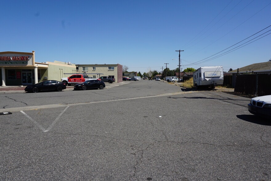 1831 W Cartmell St, Pasco, WA for sale - Building Photo - Image 2 of 8
