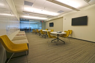 550 Water St, Jacksonville, FL for lease Interior Photo- Image 2 of 8