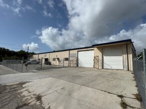 1222 Chulie Dr, San Antonio, TX for lease Building Photo- Image 2 of 5