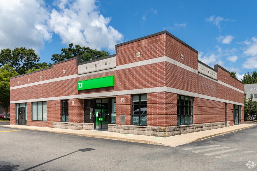 999 Worcester St, Wellesley, MA for lease - Primary Photo - Image 1 of 4