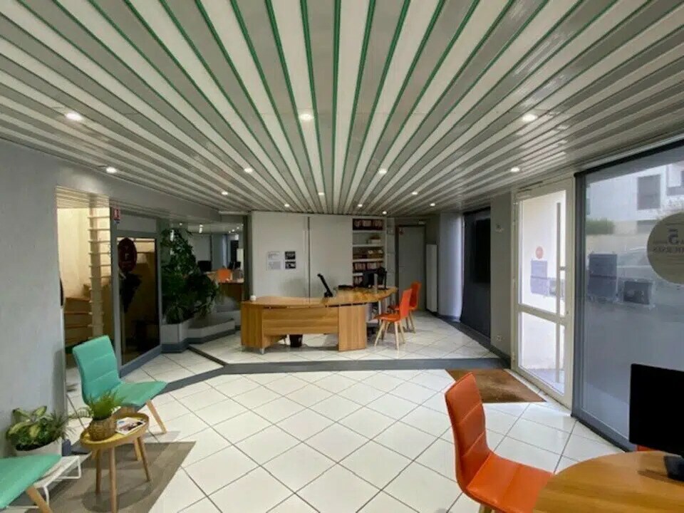 Flex in Auray for sale Building Photo- Image 1 of 10