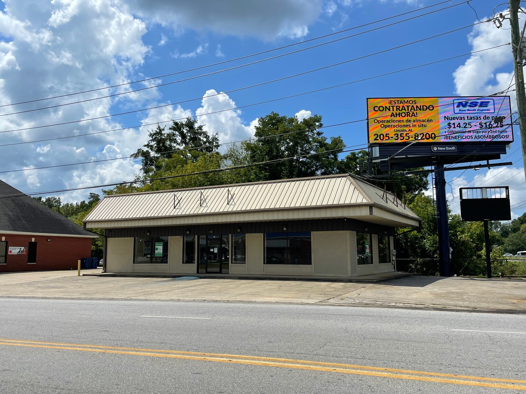 30 Plaza Ln, Oxford, AL for lease Primary Photo- Image 1 of 2