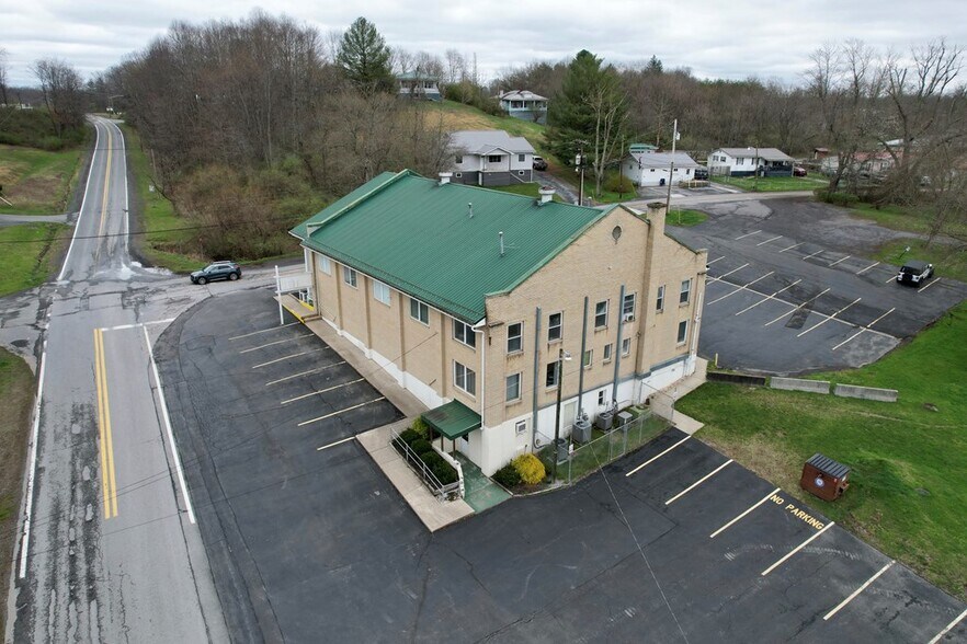 3779 Lochgelly Rd, Lochgelly, WV 25866 Fayette Clinic