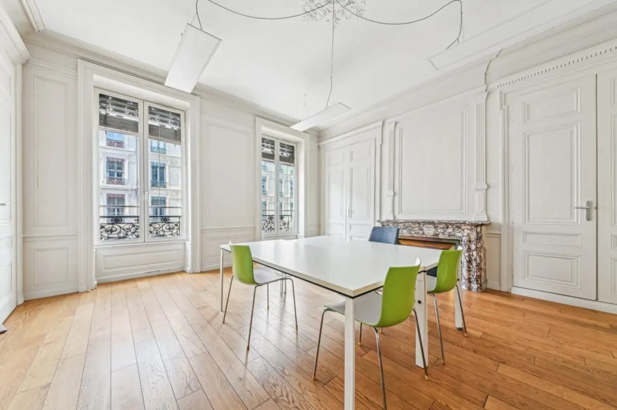 63 Rue De La République, Lyon for lease Interior Photo- Image 1 of 32