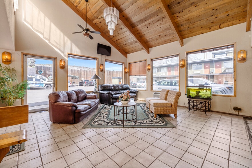 11 Main St, Klamath Falls, OR for sale - Building Photo - Image 3 of 12