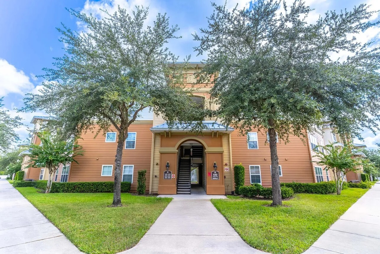 450 Fontana Cir, Oviedo, FL for lease Building Photo- Image 1 of 32