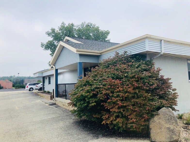 204 Slinger Rd, Slinger, WI for sale - Other - Image 1 of 1