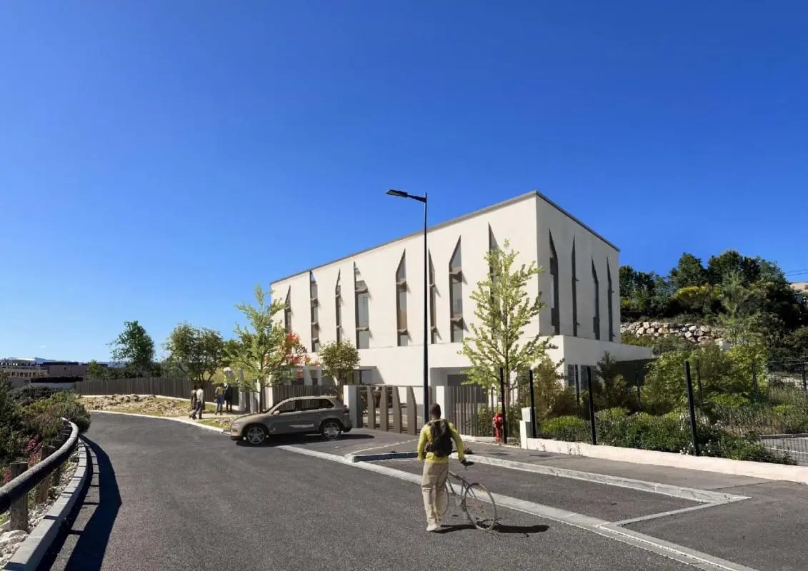 Office in Aix-en-Provence for lease Building Photo- Image 1 of 5