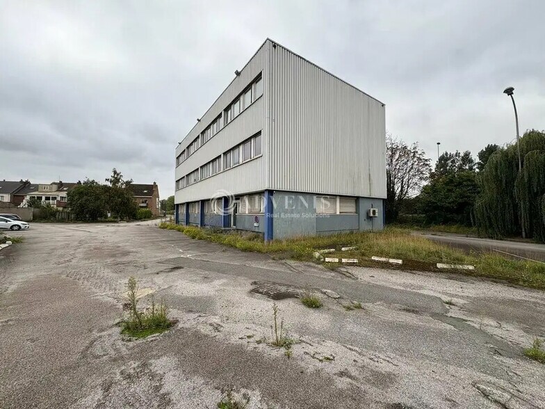 Office in Dunkerque for lease - Building Photo - Image 3 of 9