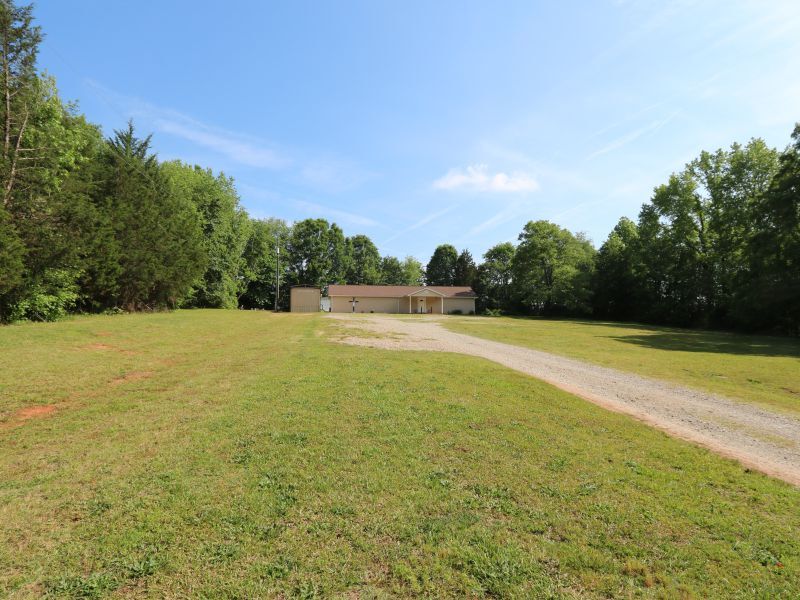 204 Bert Dr, Greer, SC for sale Building Photo- Image 1 of 1