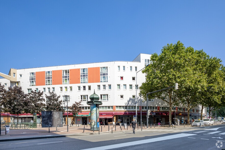 Office in 170 Boulevard Anatole France, SAINT-DENIS for lease - Building Photo - Image 2 of 4